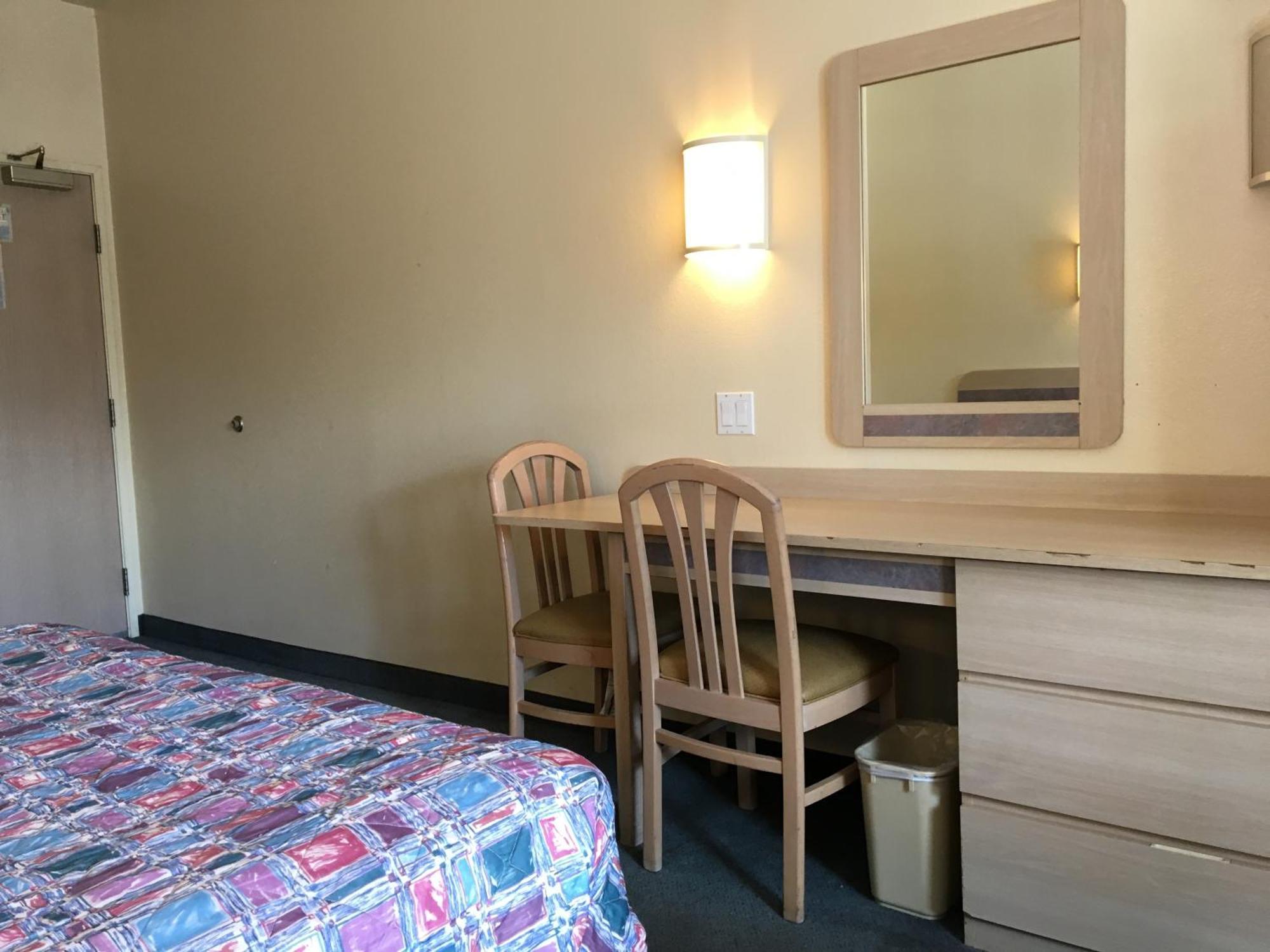 Motel 6-Portland, Or - I-5 Екстер'єр фото