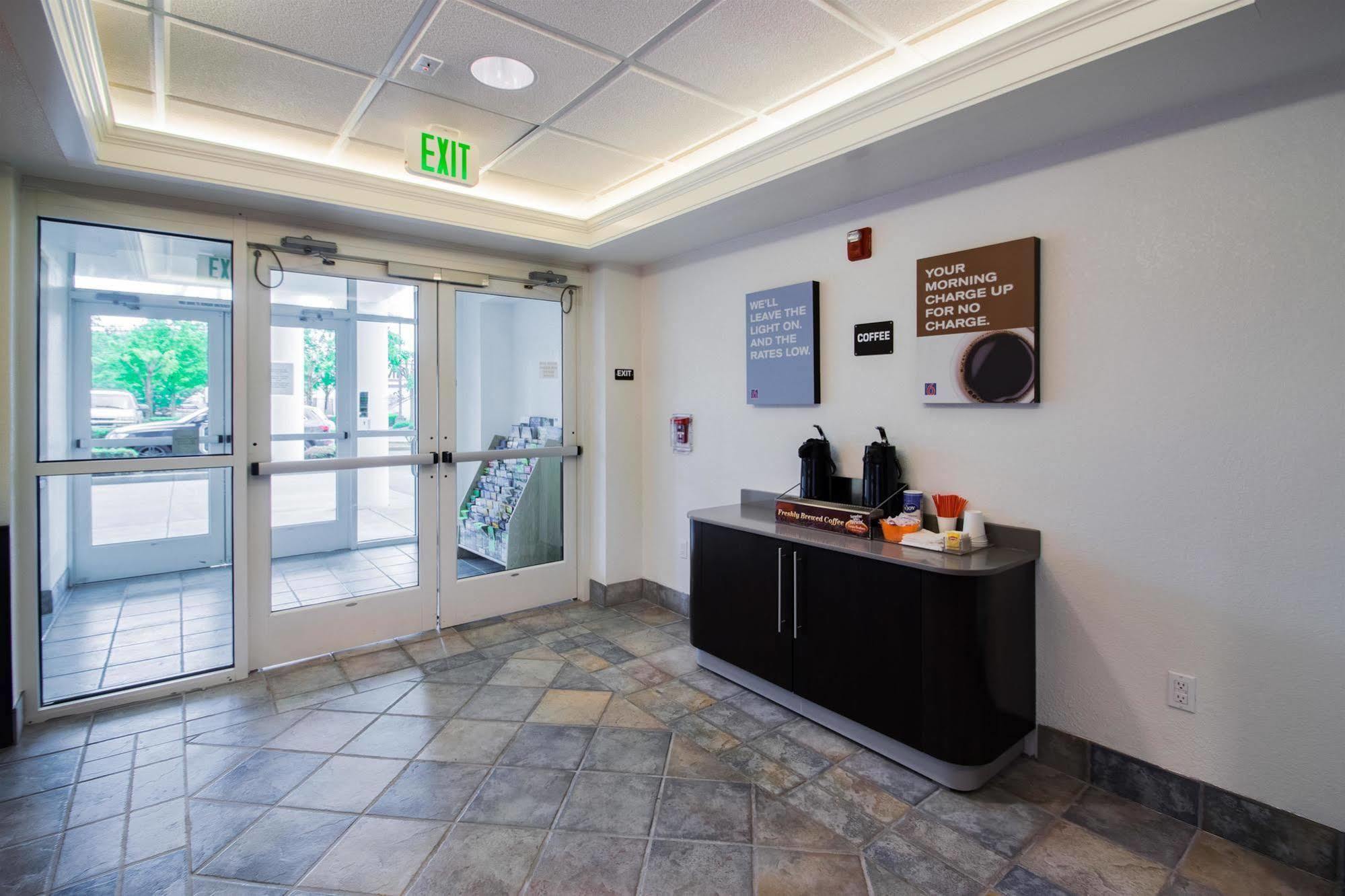 Motel 6-Portland, Or - I-5 Екстер'єр фото