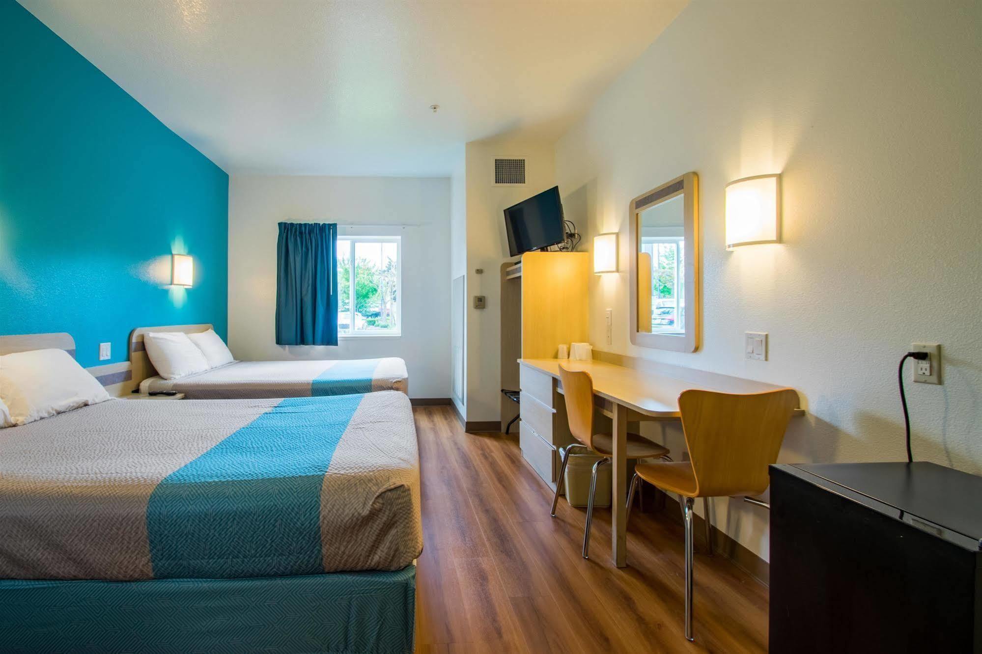 Motel 6-Portland, Or - I-5 Екстер'єр фото