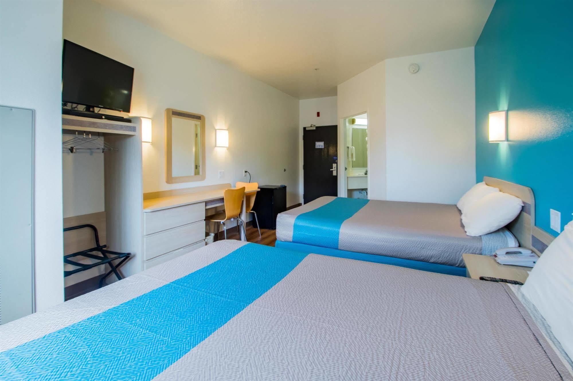 Motel 6-Portland, Or - I-5 Екстер'єр фото